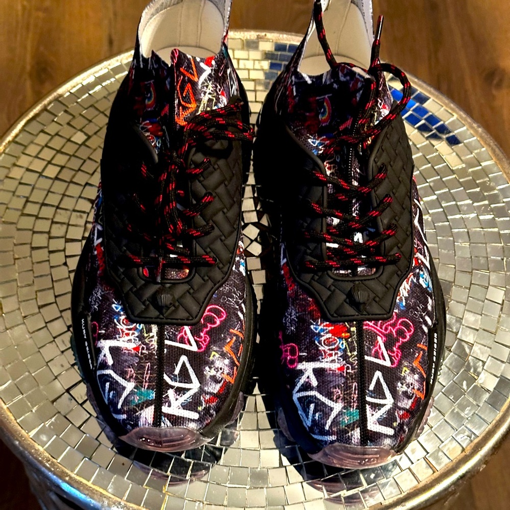 Kurt Geiger London
Chunky Lace-Up Sneakers